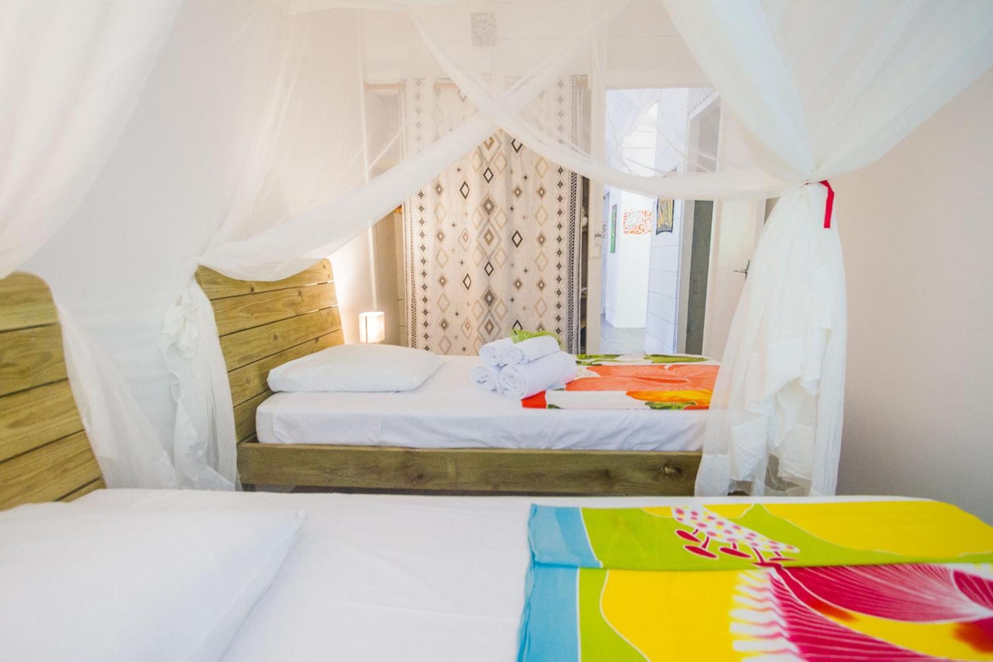 Ecolodges Karet Deshaies Exterior photo